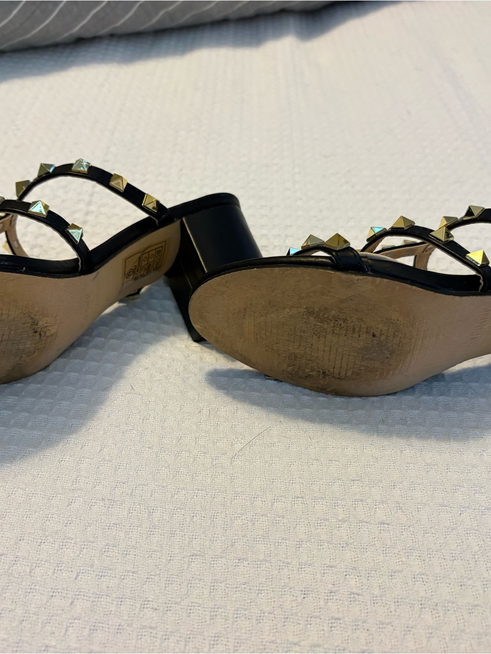 Catherine Malandrino Black Pyramid-Stud Slide Sandals - Picture 3 of 3
